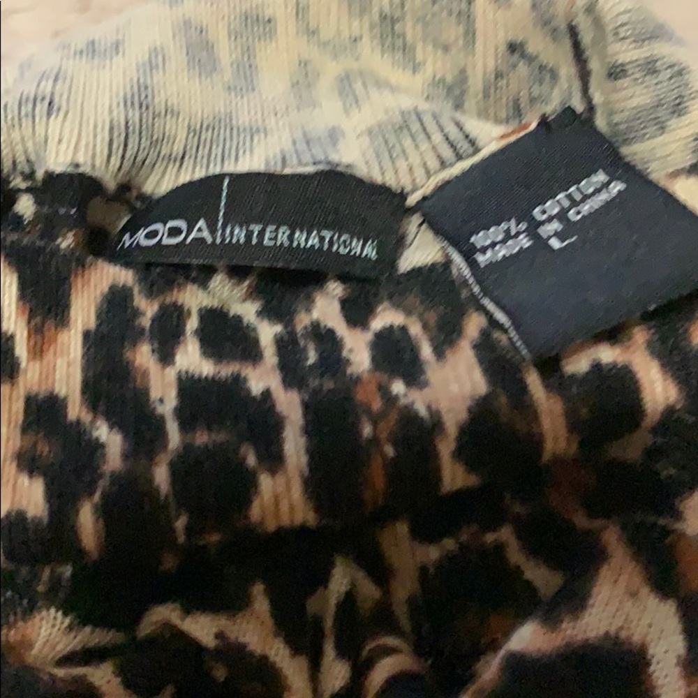 Leopard Print Side Ruched Turtleneck - image 2